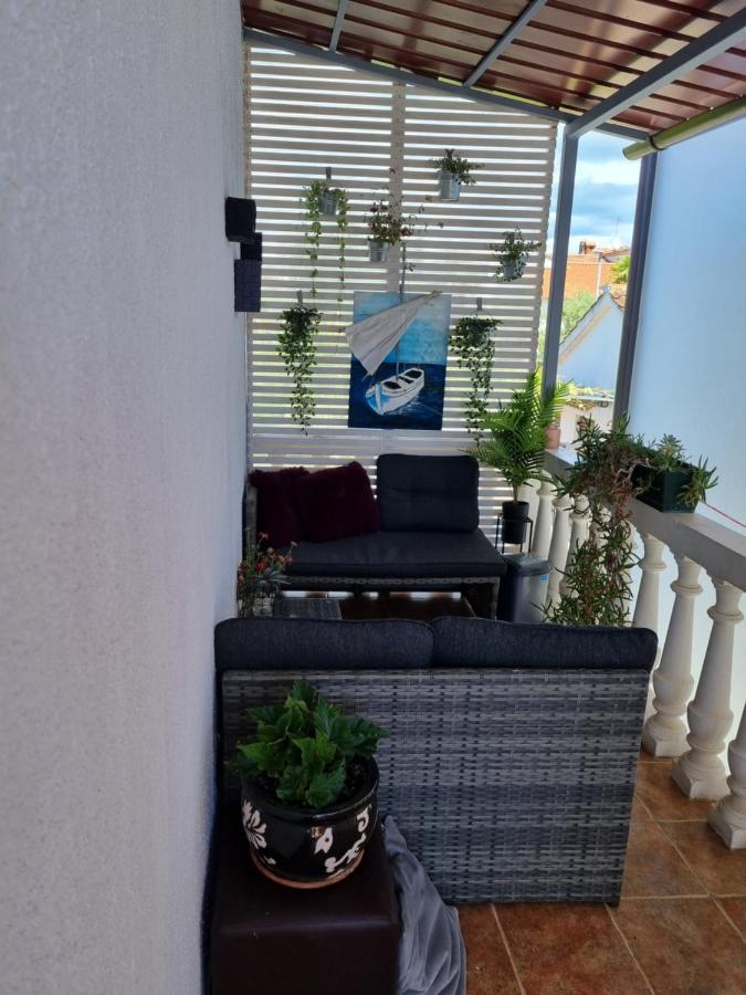 Apartment Zara Funtana Quarto foto