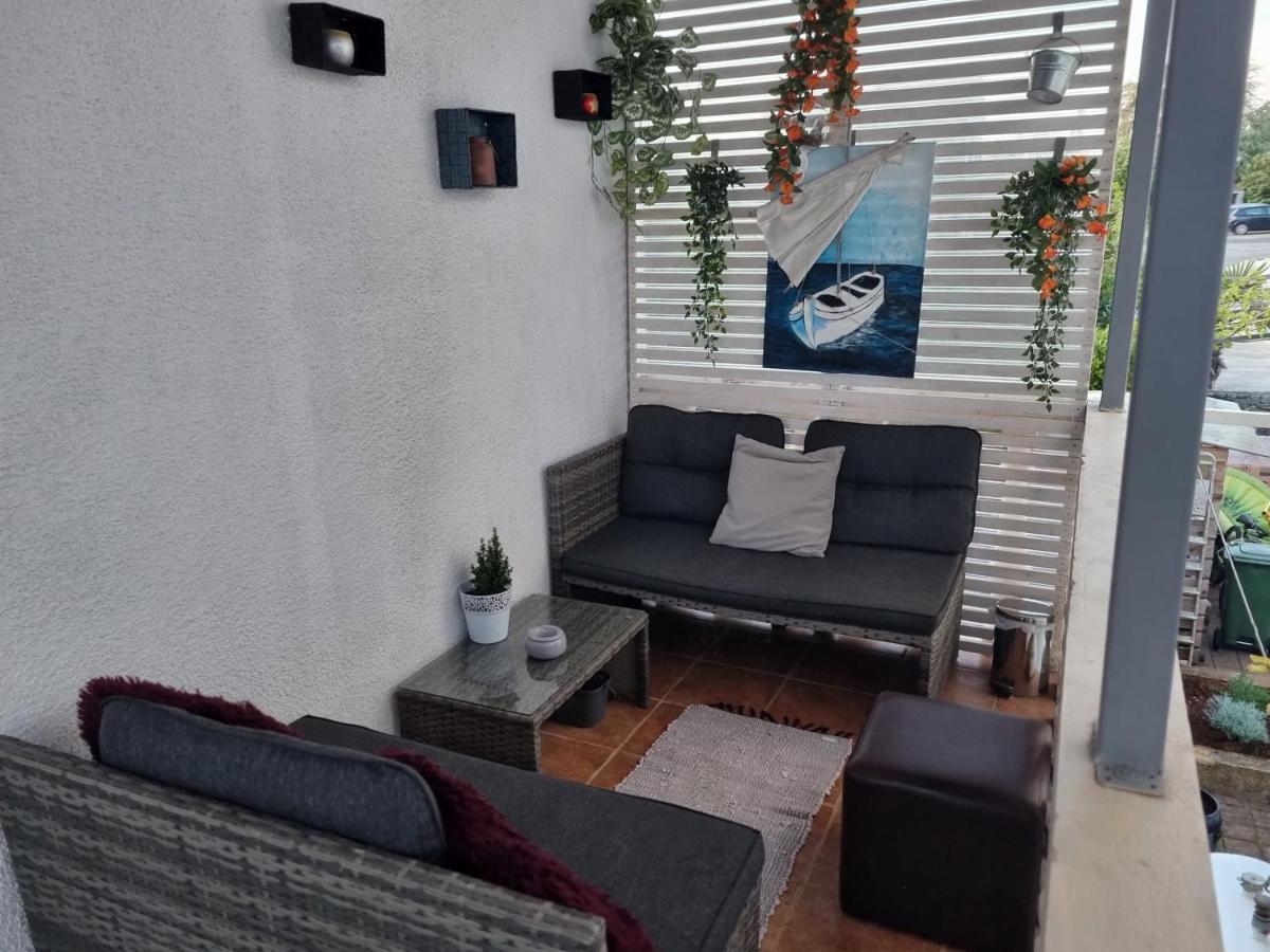 Apartment Zara Funtana Exterior foto